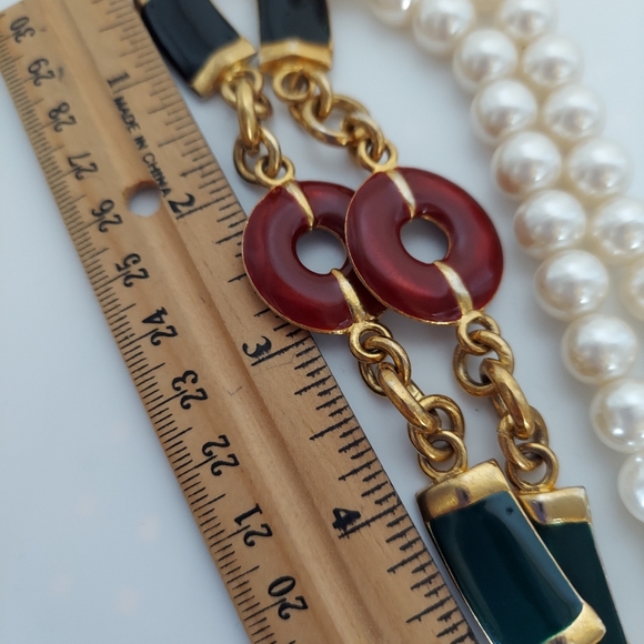 Beautiful Statement Faux Pearl Necklace&Enamel Dark Green&Maroon Metal Segments. - Picture 7 of 12